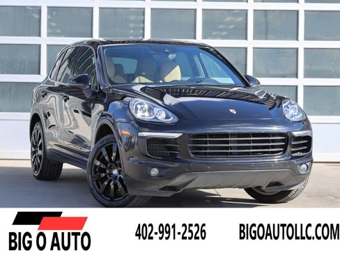 Used 2015 Porsche Cayenne S image 1