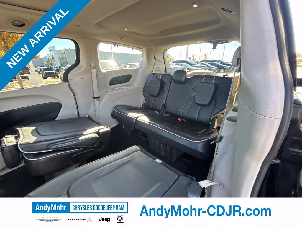 Used 2023 Chrysler Pacifica Limited FWD image 14