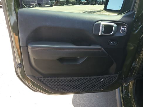 Used 2022 Jeep Gladiator Mojave w/ LED Lighting Group AWD/4WD image 9