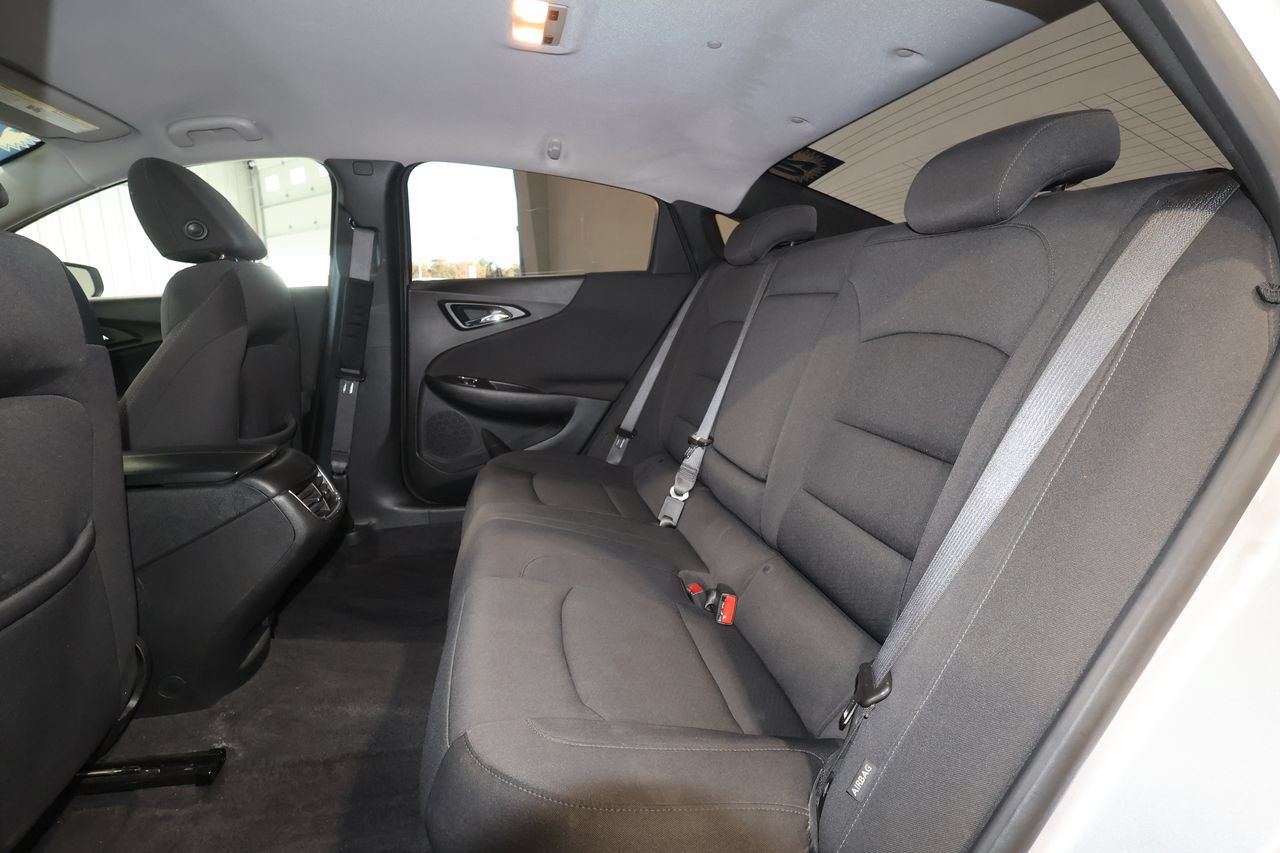 Used 2020 Chevrolet Malibu LT FWD image 14