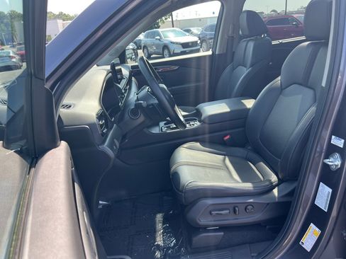 Certified 2025 Honda Pilot Touring image 30