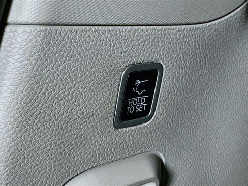 Used 2023 Jeep Wagoneer 4WD image 31