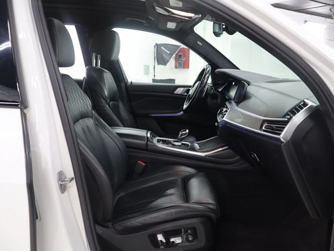 Used 2020 BMW X7 M50i AWD/4WD image 31
