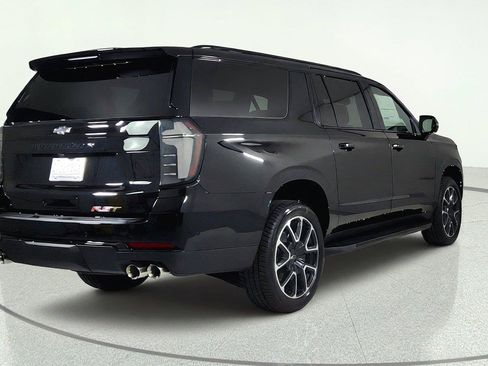 New 2026 Chevrolet Suburban RST w/ Comfort Package AWD/4WD image 6
