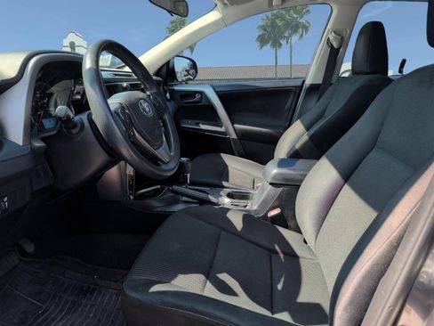 Used 2016 Toyota RAV4 LE FWD image 11