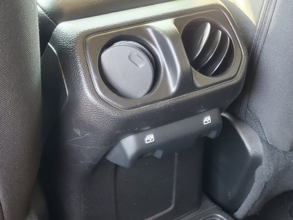 Used 2018 Jeep Wrangler Unlimited Sport S AWD/4WD image 26
