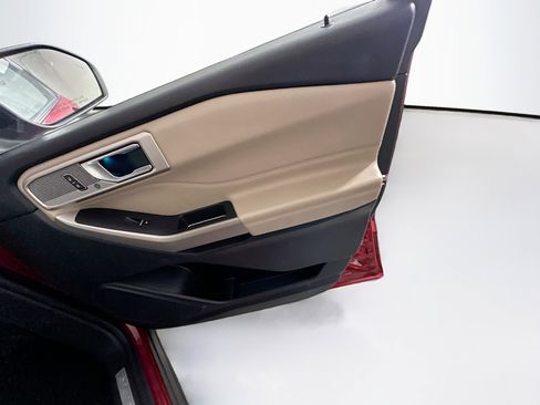 Used 2024 Ford Explorer Limited image 34