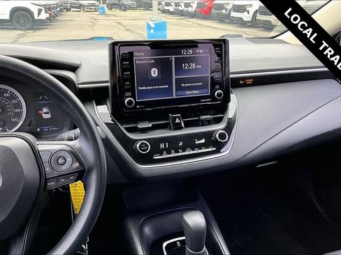 Used 2022 Toyota Corolla LE image 9
