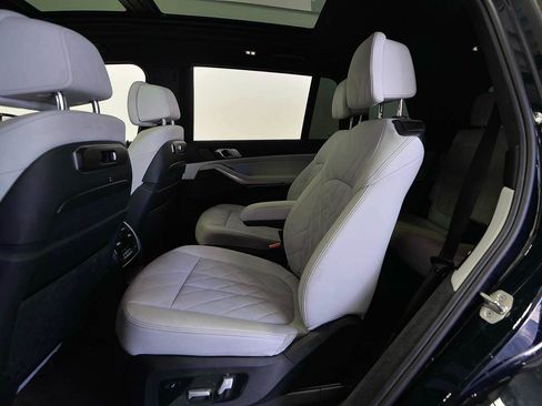 Certified 2024 BMW X7 xDrive40i w/ Executive Package AWD/4WD image 10