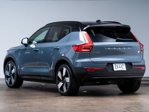Used 2023 Volvo XC40 Recharge Ultimate w/ Protection Package Premier AWD/4WD image 4