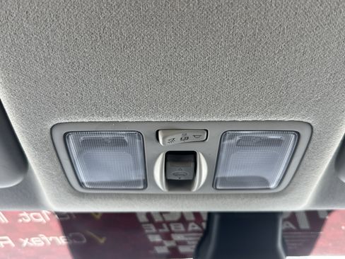 Used 2024 Hyundai Venue SEL FWD image 24