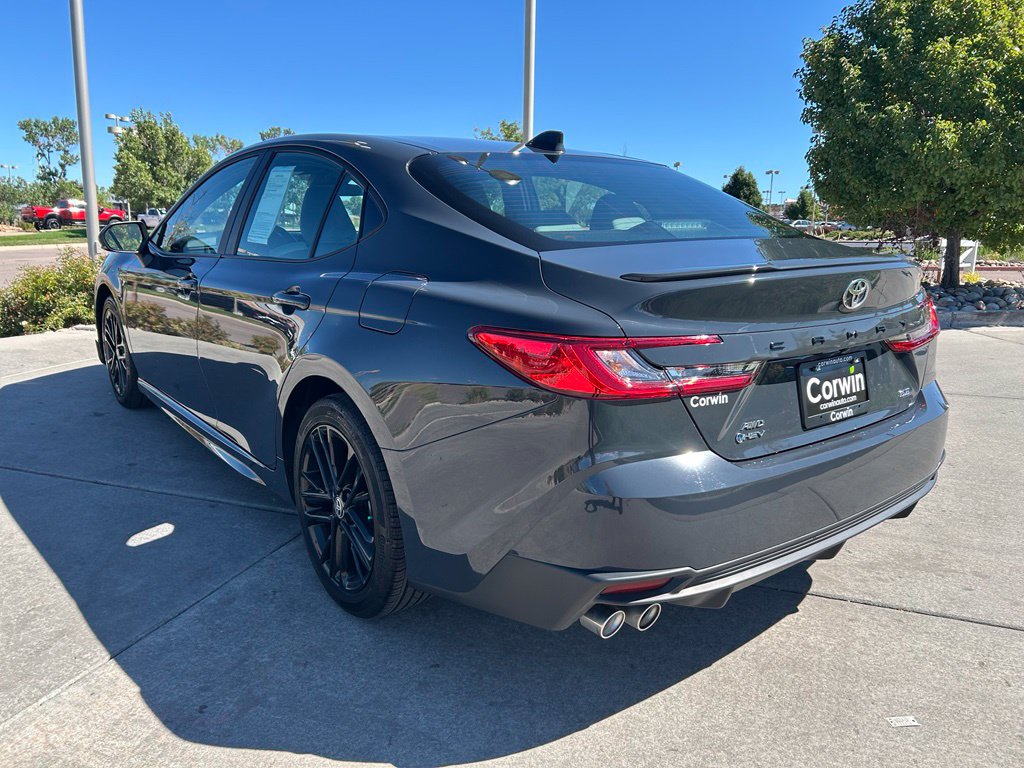 Used 2025 Toyota Camry SE AWD/4WD image 5