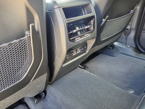 Used 2025 Jeep Grand Cherokee Limited RWD image 12