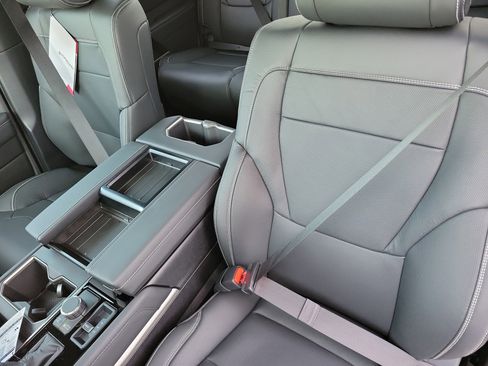 New 2026 Toyota Tundra Limited AWD/4WD image 11