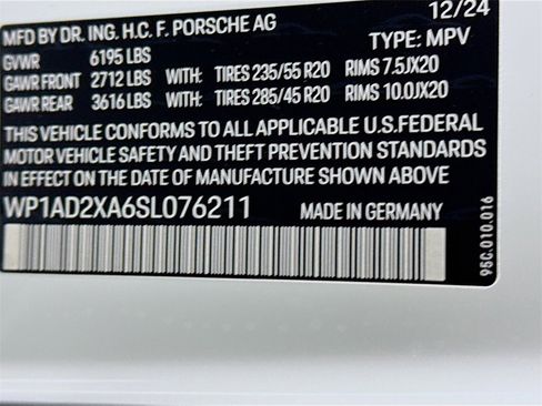 Used 2025 Porsche Macan Electric image 33