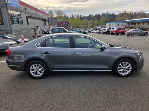 Used 2016 Volkswagen Passat 1.8T S FWD image 8