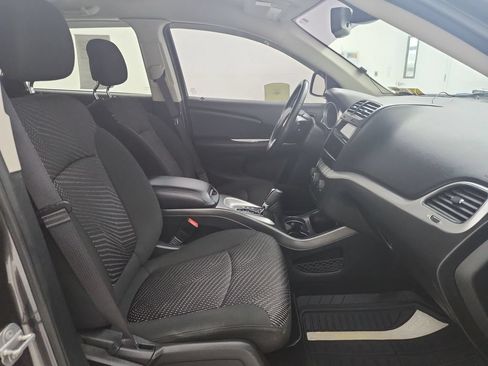 Used 2020 Dodge Journey SE w/ SE Popular Equipment Group FWD image 37