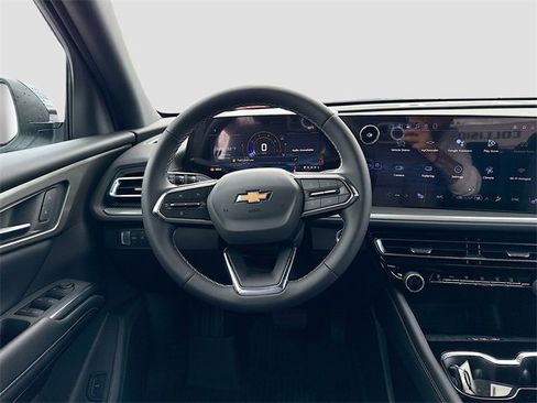 New 2026 Chevrolet Traverse LT w/ LPO, Floor Liner Package image 25