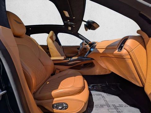 Used 2021 Aston Martin DBX AWD/4WD image 22