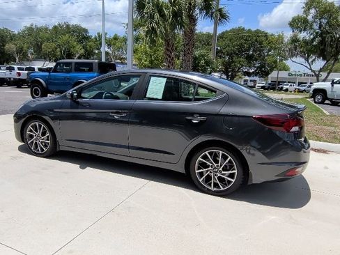 Used 2020 Hyundai Elantra Limited FWD image 11
