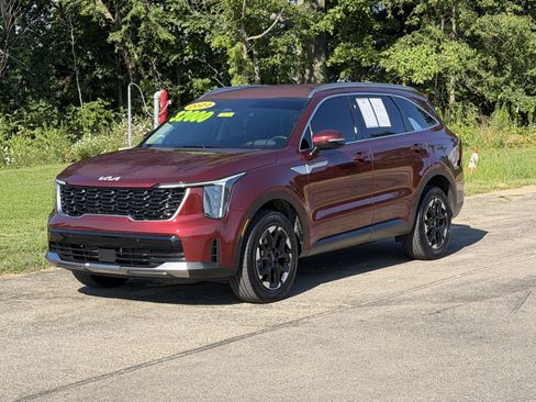Used 2024 Kia Sorento S AWD/4WD image 2
