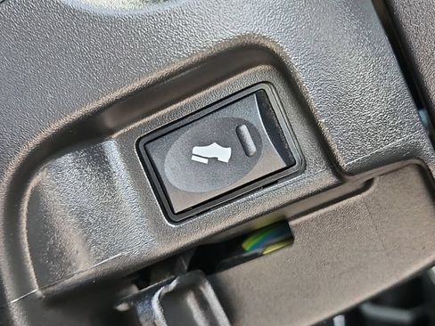 Used 2024 RAM 2500 Laramie w/ Safety Group AWD/4WD image 45