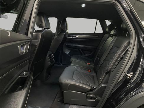 Used 2024 Volkswagen Atlas Cross Sport SE AWD/4WD image 29