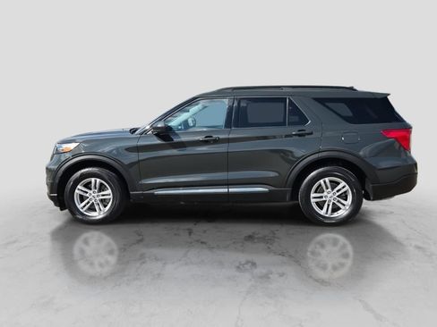 Used 2023 Ford Explorer XLT AWD/4WD image 5