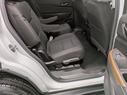 Used 2023 GMC Acadia SLE w/ Driver Convenience Package image 25