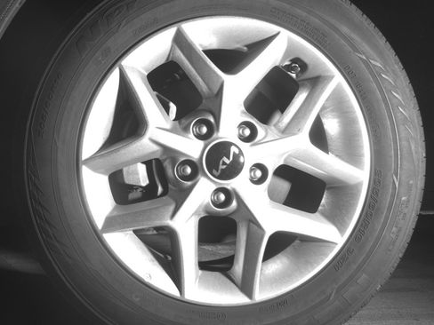 Used 2025 Kia Soul LX w/ LX Technology Package FWD image 11