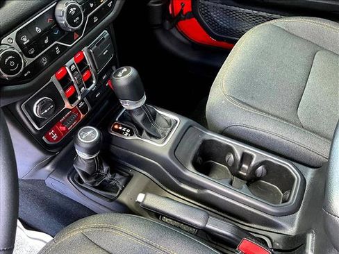 Used 2024 Jeep Wrangler Unlimited Sport AWD/4WD image 15