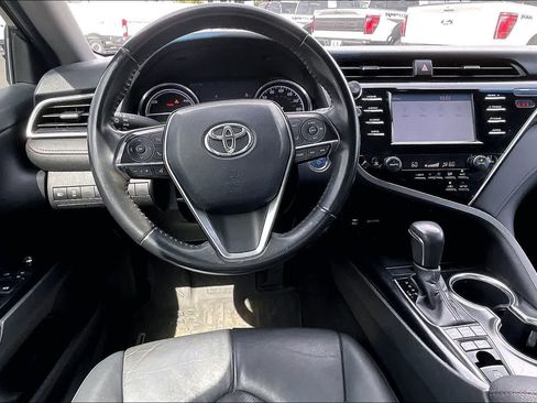 Used 2018 Toyota Camry Hybrid FWD image 14