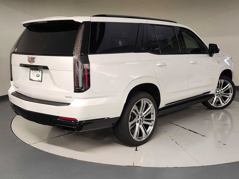 Used 2025 Cadillac Escalade Sport Platinum w/ LPO, Floor Liner Package AWD/4WD image 2