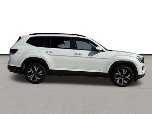 New 2026 Volkswagen Atlas SE image 4