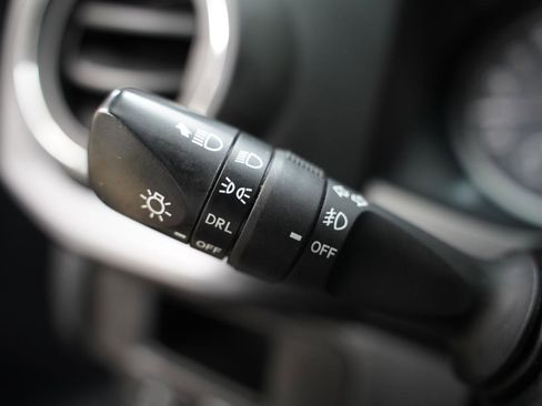 Used 2018 Toyota Tacoma TRD Sport image 14