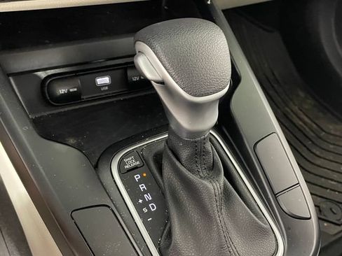 Certified 2025 Kia Soul LX w/ LX Technology Package FWD image 9