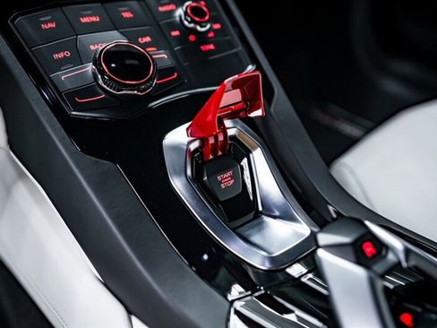 Used 2016 Lamborghini Huracan LP 610-4 image 13