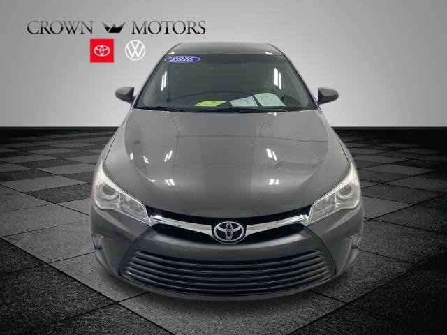 Used 2016 Toyota Camry LE FWD image 2