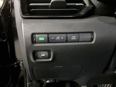 Used 2020 Nissan Sentra S image 34