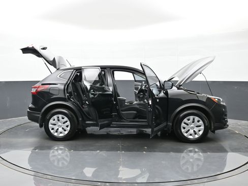 Used 2020 Nissan Rogue Sport S image 47