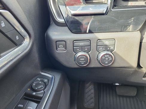 Used 2022 GMC Sierra 1500 Elevation image 21