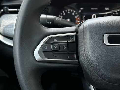 Used 2024 Jeep Compass Latitude AWD/4WD image 15
