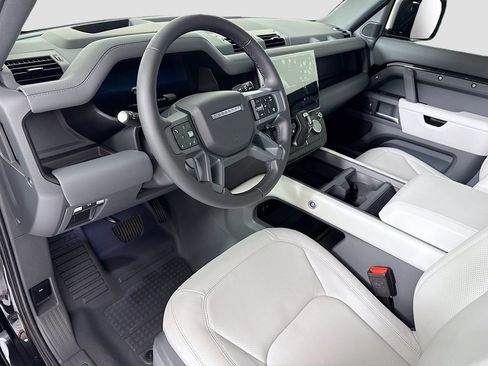 New 2026 Land Rover Defender 130 X-Dynamic SE AWD/4WD image 9