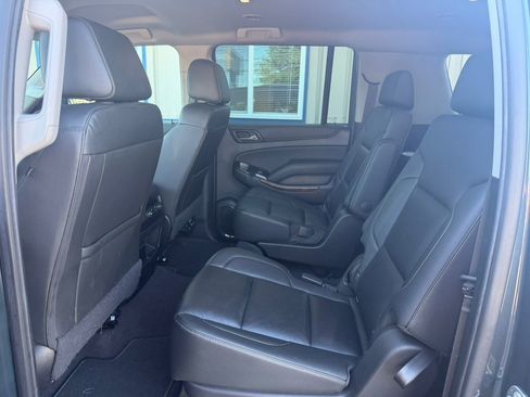 Used 2020 Chevrolet Suburban LT w/ Luxury Package AWD/4WD image 20