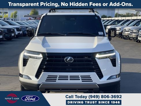 Used 2024 Lexus GX 550 AWD/4WD image 2