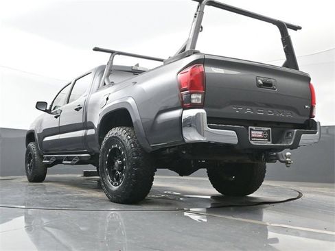 Used 2018 Toyota Tacoma SR5 image 23