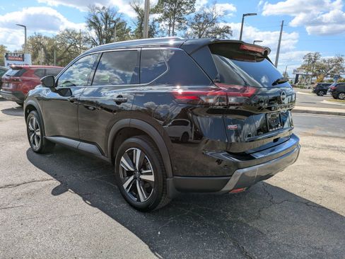 Certified 2025 Nissan Rogue SL w/ SL Premium Package FWD image 6