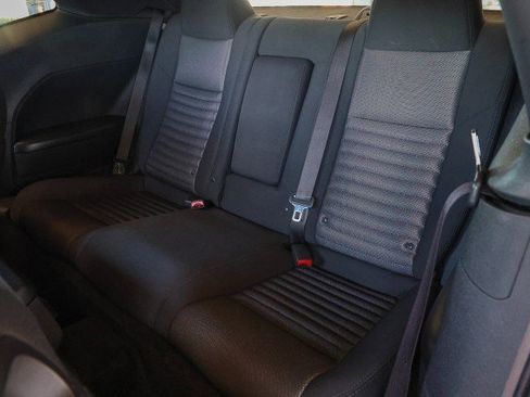 Used 2013 Dodge Challenger SXT image 22