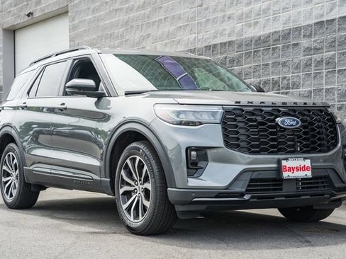 Used 2026 Ford Explorer ST-Line AWD/4WD image 2