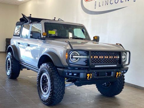 Used 2024 Ford Bronco Badlands AWD/4WD image 3